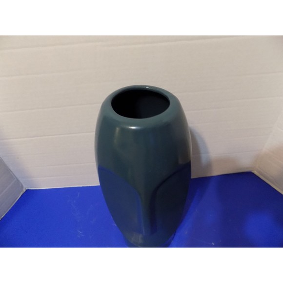 NEW Modern Ceramic Abstract Long Facial Face Vase - Picture 2 of 4